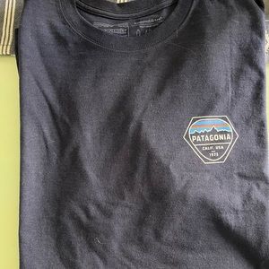 Men’s Patagonia shirt